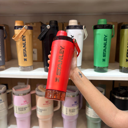 Stanley - The Activate Shaker Bottle