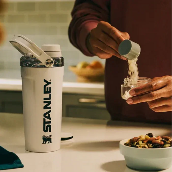 Stanley - The Activate Shaker Bottle